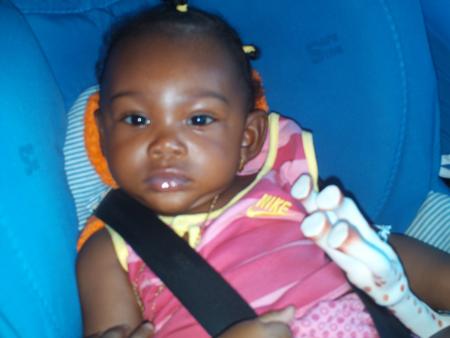 Encore la petite princesse de sa tatie !!!!